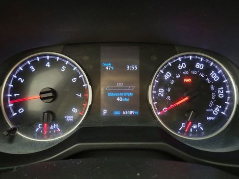 Used 2021 Toyota RAV4 LE image 20