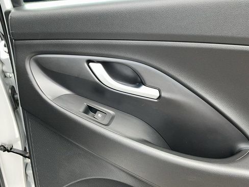 Used 2018 Hyundai Elantra GT Sport image 18