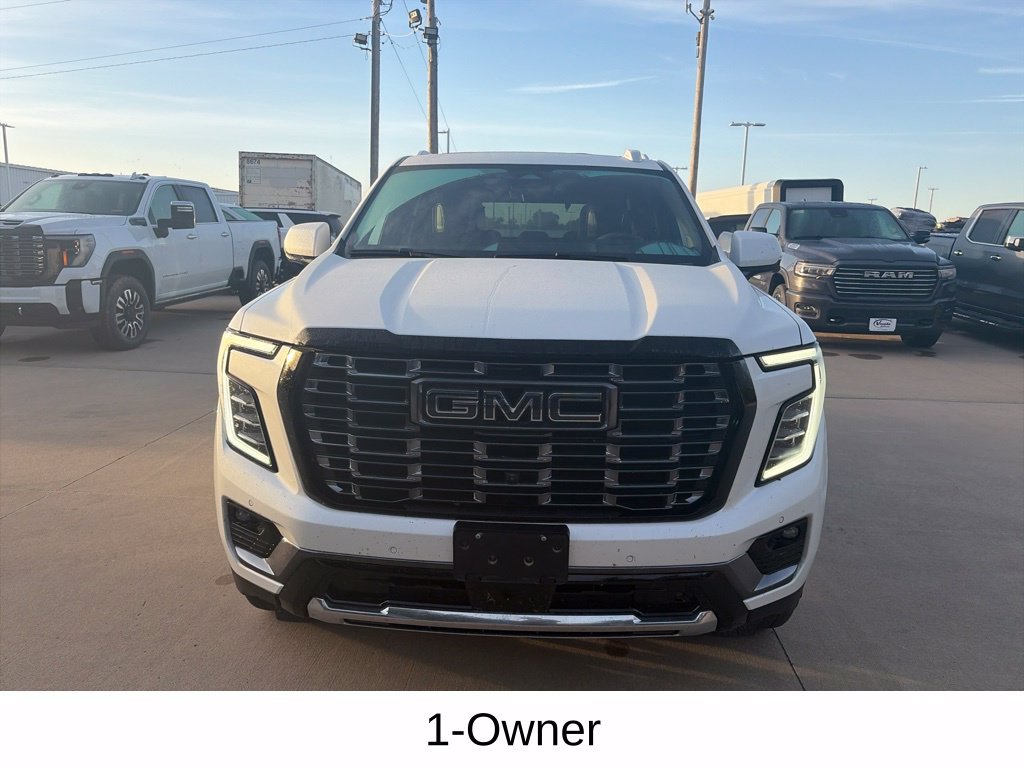 Used 2025 GMC Yukon Denali Ultimate AWD/4WD image 3