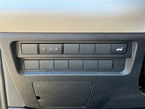 New 2025 Mitsubishi Outlander SE image 10