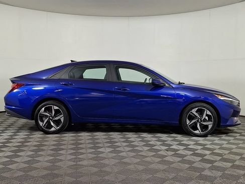Used 2023 Hyundai Elantra SEL w/ Convenience Package FWD image 10