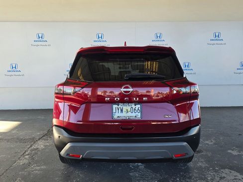 Used 2022 Nissan Rogue SV FWD image 5