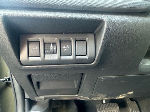 Used 2025 Subaru Outback Premium image 27