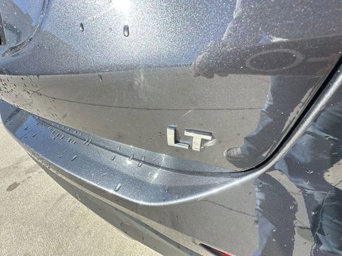 Used 2023 Chevrolet Equinox LT image 31