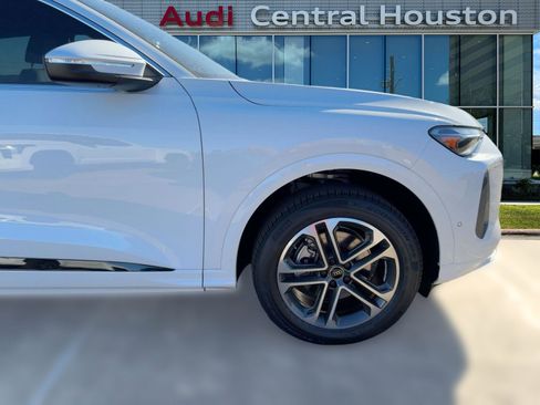 New 2025 Audi Q5 Premium w/ 19" Wheel Package image 12