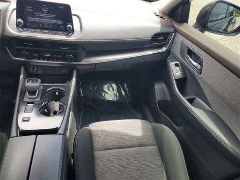 Used 2023 Nissan Rogue SV image 26