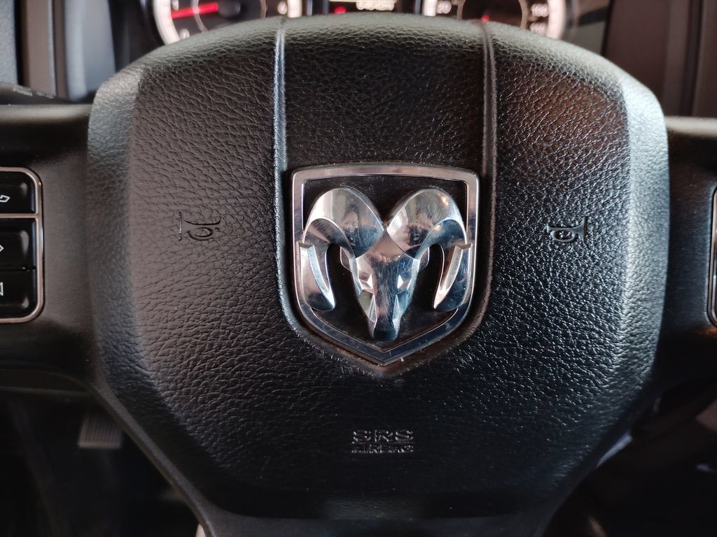 Used 2018 RAM 1500 Express AWD/4WD image 22