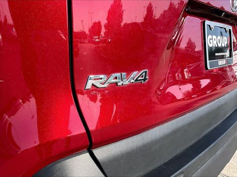 Used 2024 Toyota RAV4 XLE Premium FWD image 29