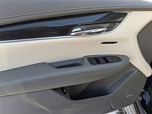 Used 2021 Cadillac XT6 Premium Luxury image 13