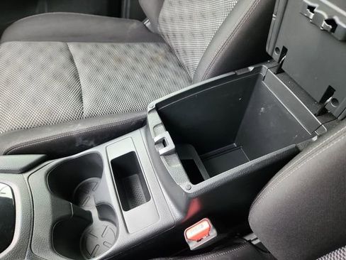 Used 2017 Nissan Rogue Sport SV image 45