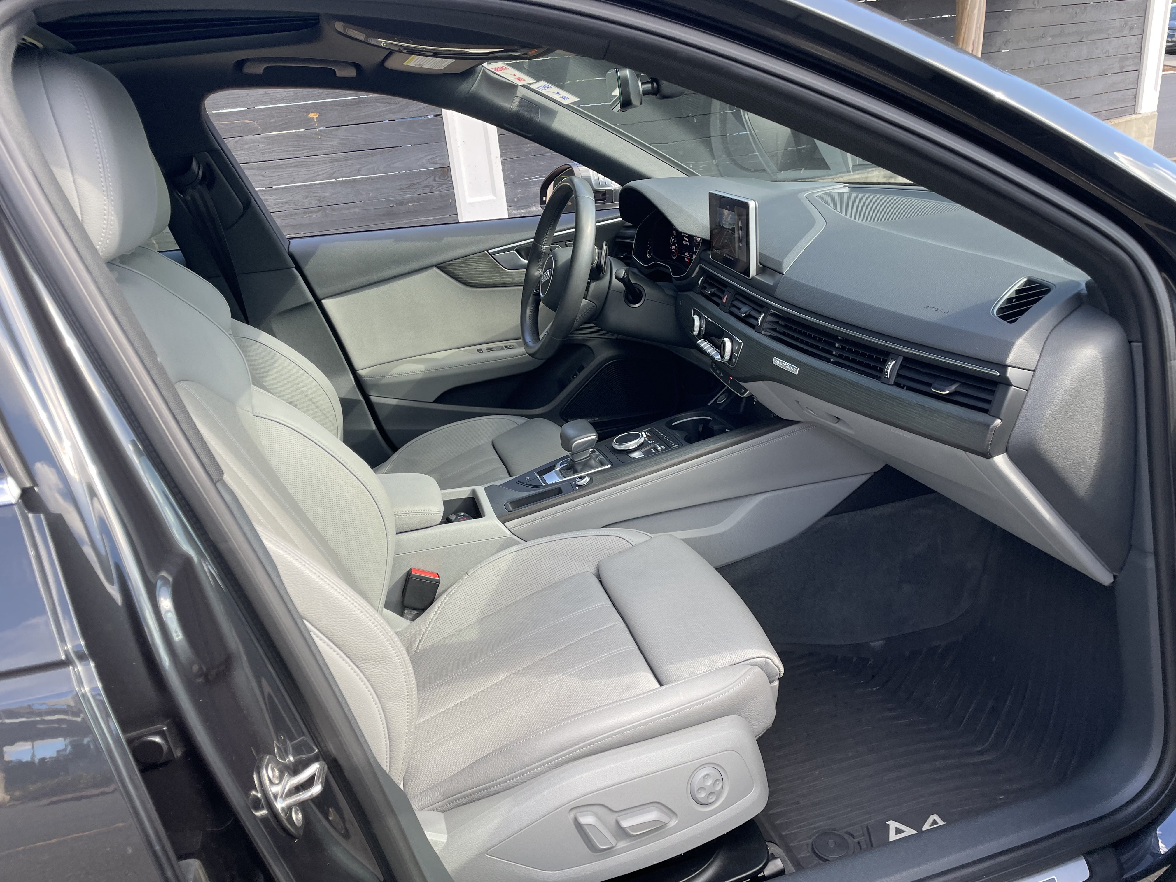 Used 2019 Audi A4 2.0T Prestige w/ Prestige Package AWD/4WD image 10