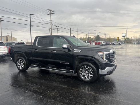Used 2023 GMC Sierra 1500 SLT w/ SLT Premium Package image 2