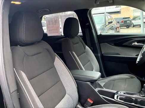 Used 2022 Chevrolet TrailBlazer LT w/ Driver Confidence Package image 6