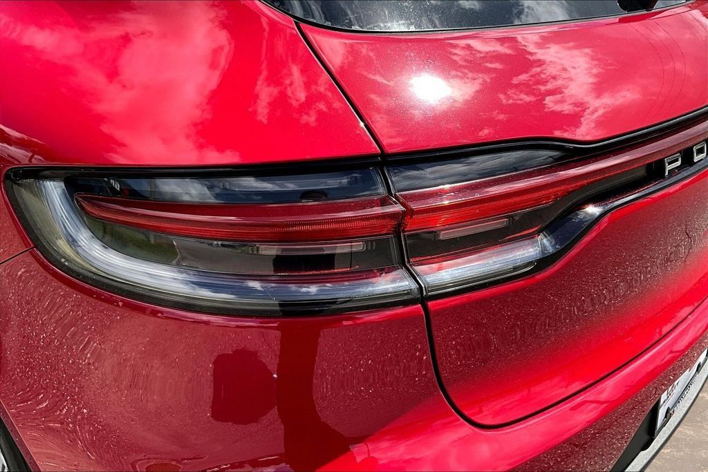 Used 2019 Porsche Macan w/ Premium Package Plus AWD/4WD image 23