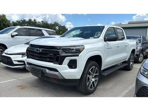 Used 2024 Chevrolet Colorado Z71 w/ Z71 Convenience Package 2 AWD/4WD image 12