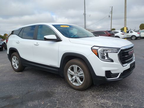 Used 2024 GMC Terrain SLE AWD/4WD image 2