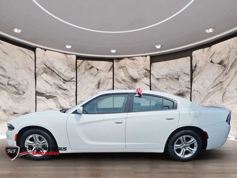 Used 2021 Dodge Charger SXT w/ Leather Interior Group RWD image 5