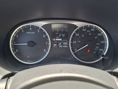Used 2020 Nissan Kicks S FWD image 12
