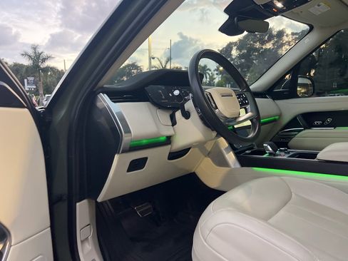 Used 2023 Land Rover Range Rover SE image 47