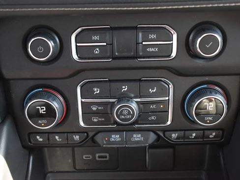 Used 2024 Chevrolet Tahoe Premier AWD/4WD image 29