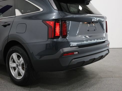 Used 2022 Kia Sorento LX FWD image 10