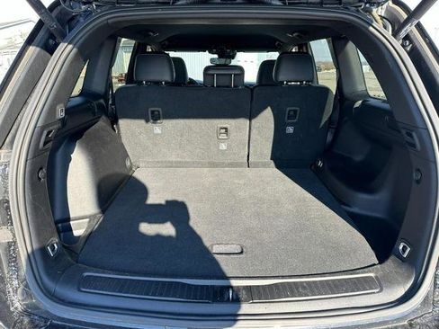 Used 2023 Jeep Grand Cherokee Altitude image 5