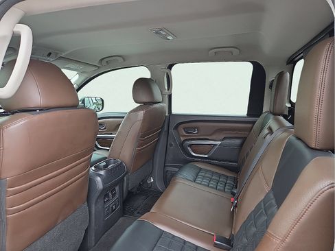Used 2017 Nissan Titan Platinum Reserve w/ Off-Road Package AWD/4WD image 10