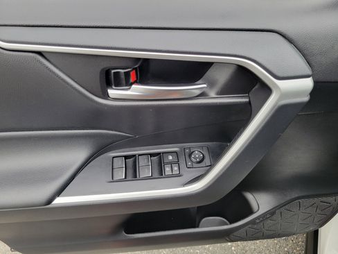 Certified 2022 Toyota RAV4 XLE image 19