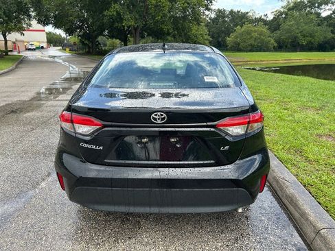Used 2024 Toyota Corolla LE FWD image 5