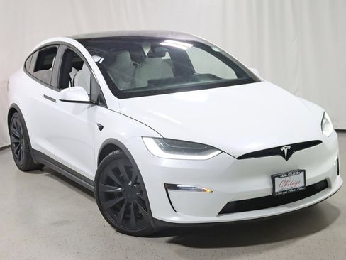 Used 2022 Tesla Model X Plaid image 6
