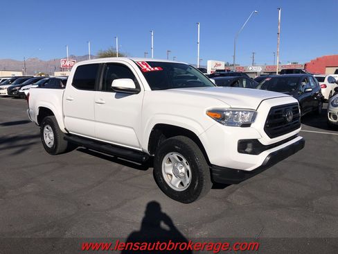 Used 2019 Toyota Tacoma SR5 image 2
