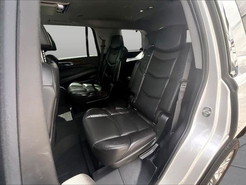 Used 2020 Cadillac Escalade Premium Luxury RWD image 20