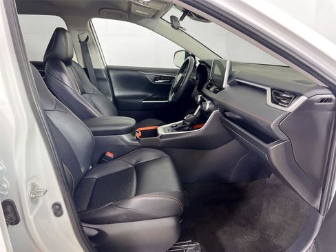 Used 2024 Toyota RAV4 Adventure image 27