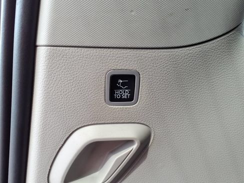 Used 2023 Jeep Grand Wagoneer 4WD image 19
