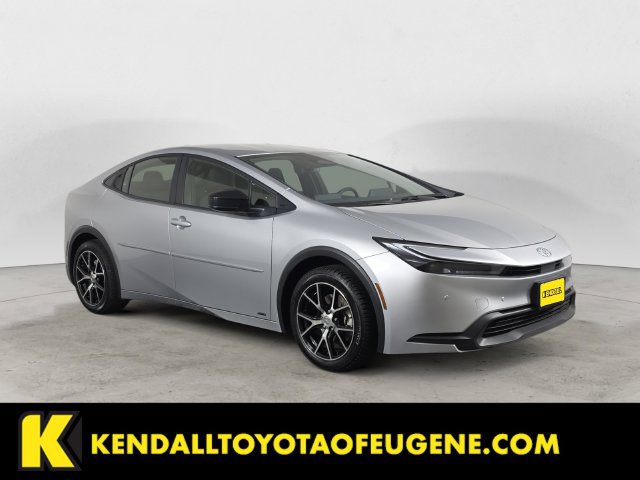 Used 2024 Toyota Prius LE AWD/4WD image 3