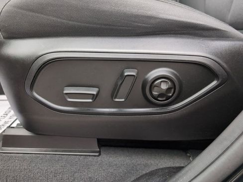 Used 2025 Jeep Grand Cherokee Laredo w/ Luxury Tech Group I image 37