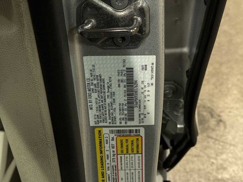 Used 2017 Ford Fusion Platinum image 13