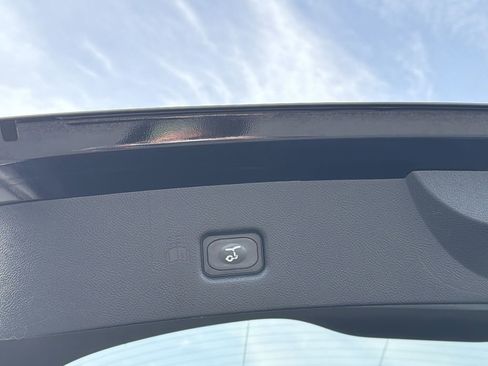 Used 2023 Lincoln Nautilus Reserve image 16