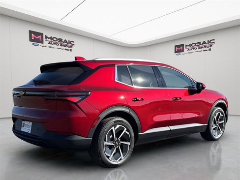 New 2026 Chevrolet Equinox EV LT image 7