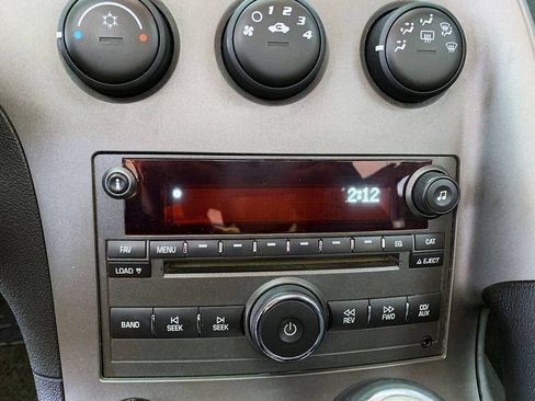 Used 2007 Pontiac Solstice Convertible w/ Premium Package RWD image 15