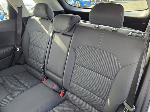 Used 2020 Kia Niro LXS image 17