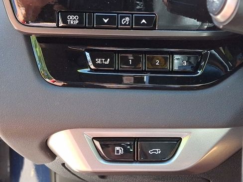 Used 2023 Lexus RX 350 Premium image 25