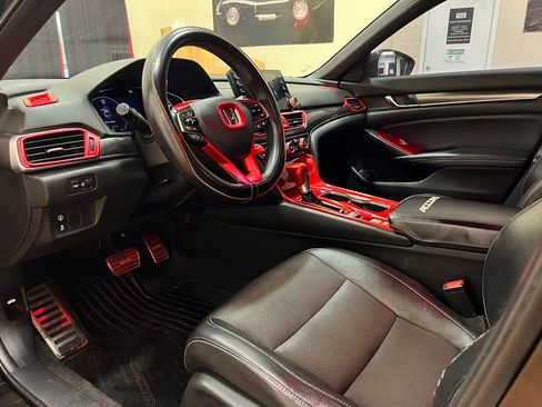 Used 2018 Honda Accord Sport image 27