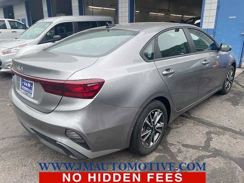 Used 2023 Kia Forte LXS w/ LXS Technology Package FWD image 3