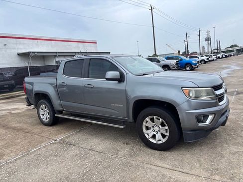 Used 2018 Chevrolet Colorado LT w/ LT Convenience Package RWD image 4