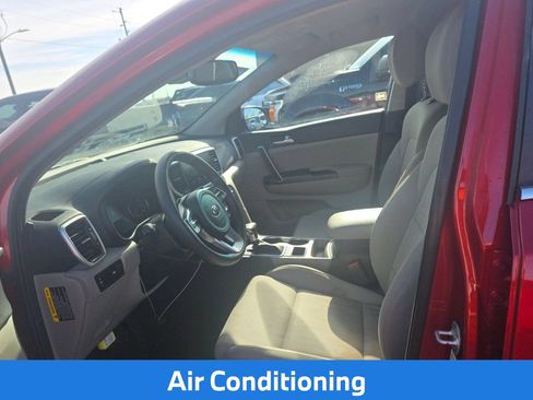 Used 2022 Kia Sportage LX AWD/4WD image 6
