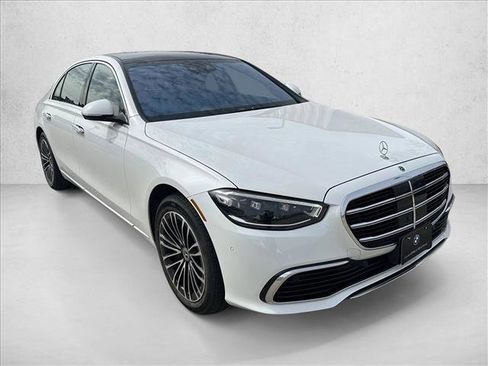 Used 2024 Mercedes-Benz S 580 4MATIC Sedan image 3