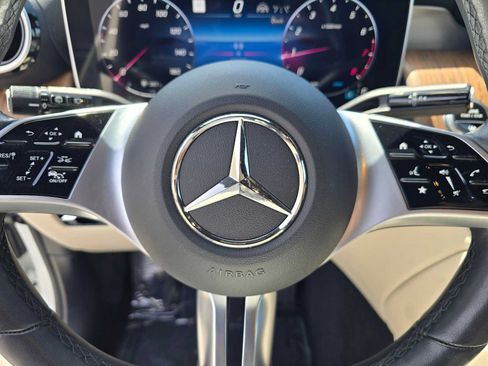 Used 2023 Mercedes-Benz GLC 300 4MATIC image 22