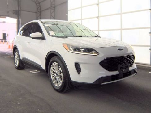 Used 2020 Ford Escape SE FWD image 1