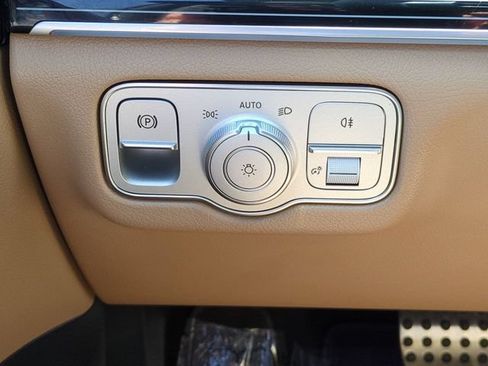 Used 2024 Mercedes-Benz GLS 450 4MATIC image 19